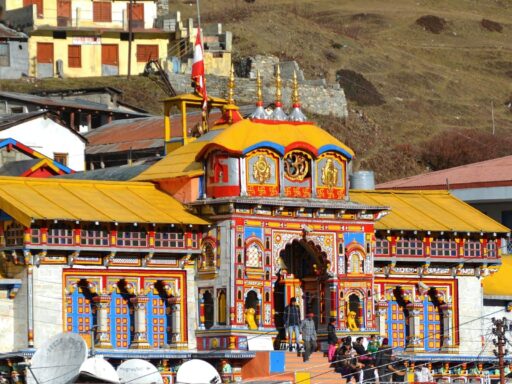 Badrinath temple timings