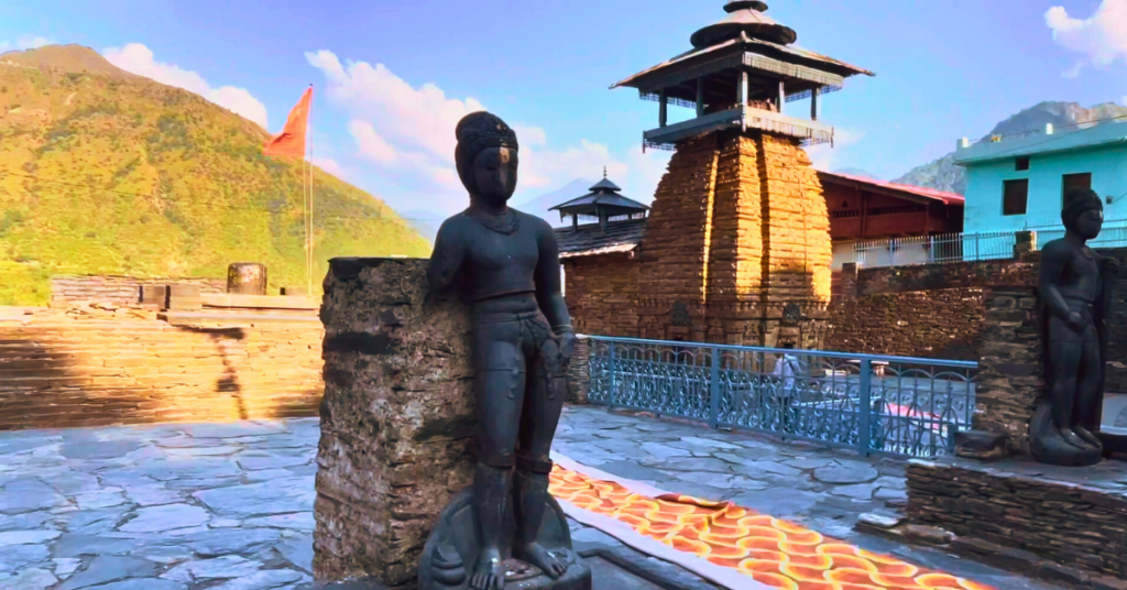 What is the History of Lakhamandal Temple?
